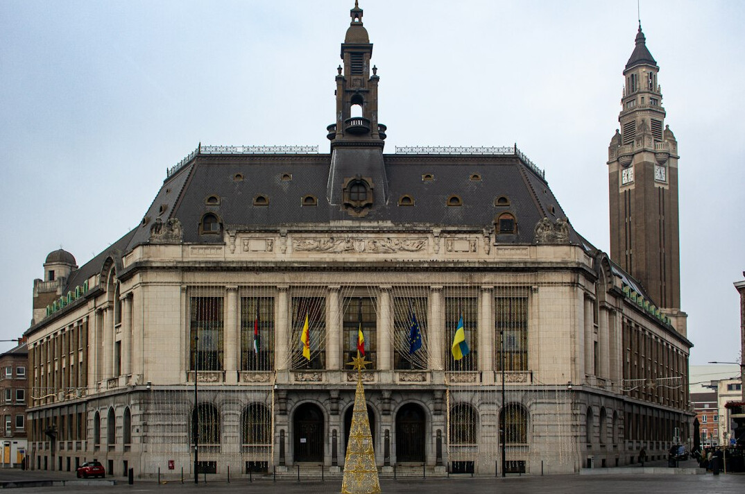 city town hall meeting